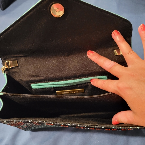 Street Level Beaded Envelope Clutch - Picture 2 of 7